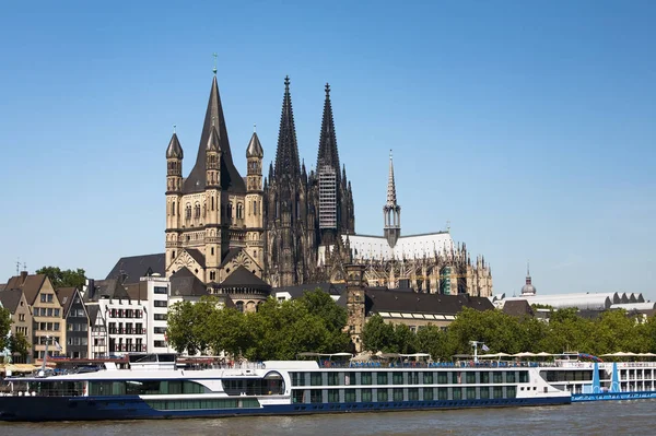 Großer Martin Und Der Kölner Dom — Stockfoto