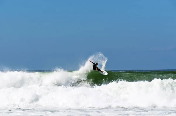 Surfer Aktion Auf Der Welle Des Ozeans — Stockfoto