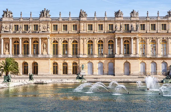 Палац Версаль Середині Осені Колоритні Будівлі Великою Кількістю Теплих Тонах — стокове фото