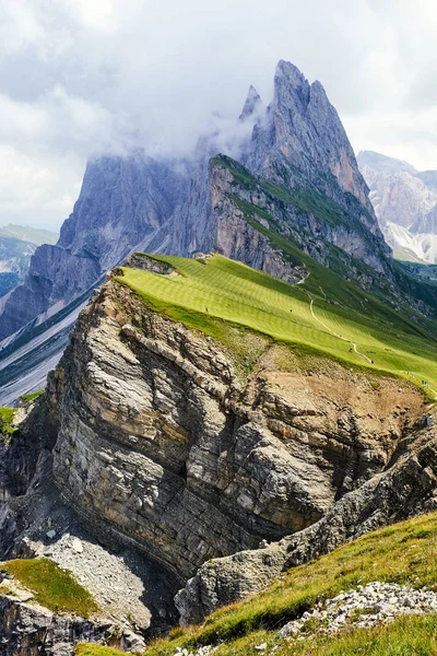 Seceda Top Mountain Clouds People Exploring Local Beauties Italy Dolomites — Stock Photo, Image