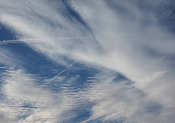 Céu Azul Com Trilhas Planas Vapor Aka Contrails Short Para — Fotografia de Stock