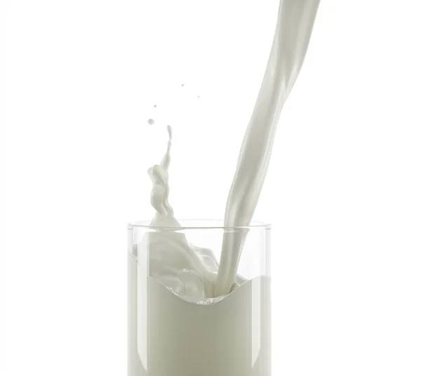 Молоко Наливается Стакан Небольшим Всплеском Закрыть Вид Сбоку Белом Фоне — стоковое фото