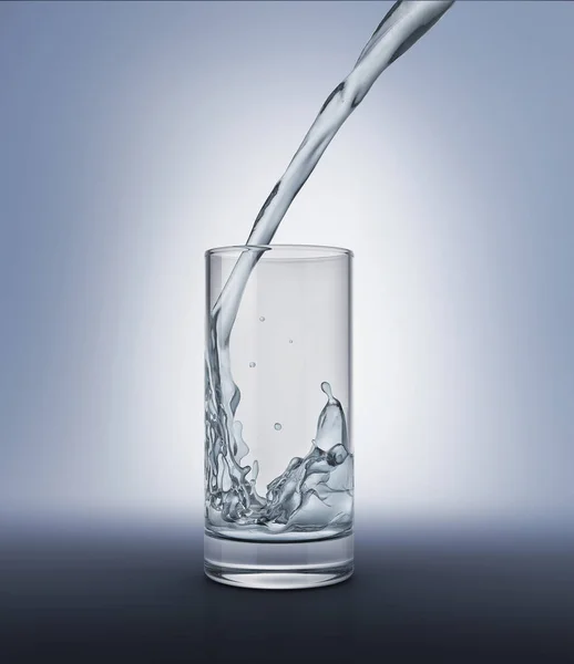 Wasser Ein Glas Mit Spritzwasser Gießen Nahaufnahme Von Einer Seite — Stockfoto