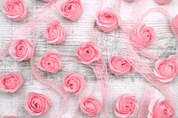 Розовые Розы Деревянном Фоне — стоковое фото