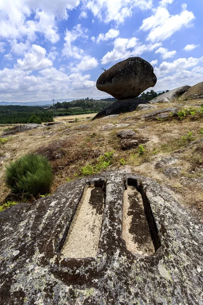 View Pair Granite Rock Cut Anthropomorphic Grave Body Shaped Form — стоковое фото