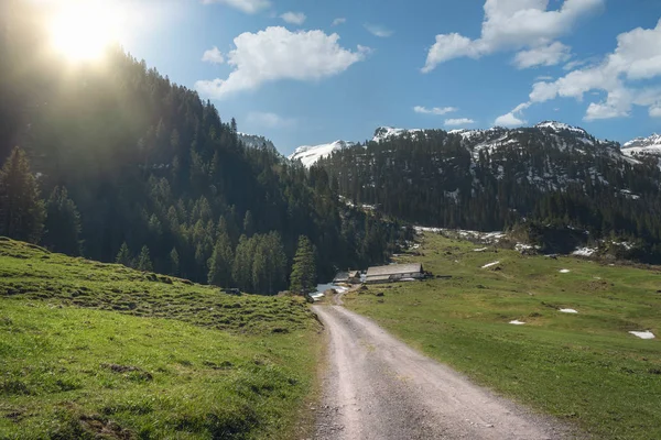Felle Zon Een Alpenroute Bergen Van Zwitserse Alpen Een Dag — Stockfoto