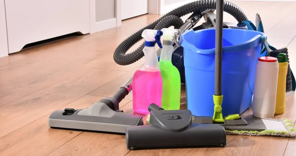 Vacuum Cleaner Variety Detergent Bottles Chemical Cleaning Supplies Floor — Stock Photo, Image