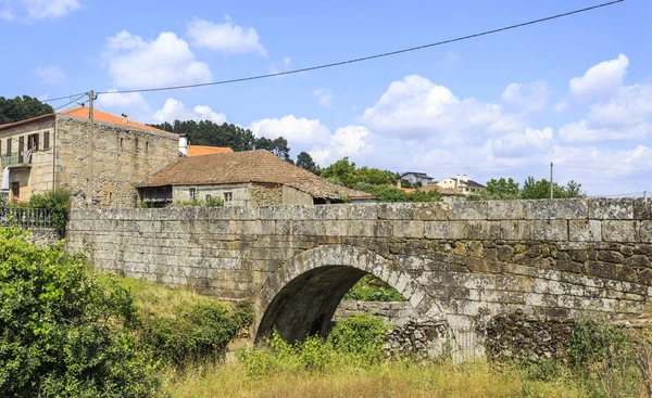 Pohled Středověký Most Žulového Zdiva Vesnice Matanca Fornos Algodres Portugalsko — Stock fotografie