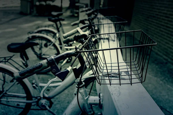 Στάσεις Στην Πόλη Ποδήλατα Λεπτομέρεια Μεταφορικού Μέσου Στο Δρόμο Υγεία — Φωτογραφία Αρχείου