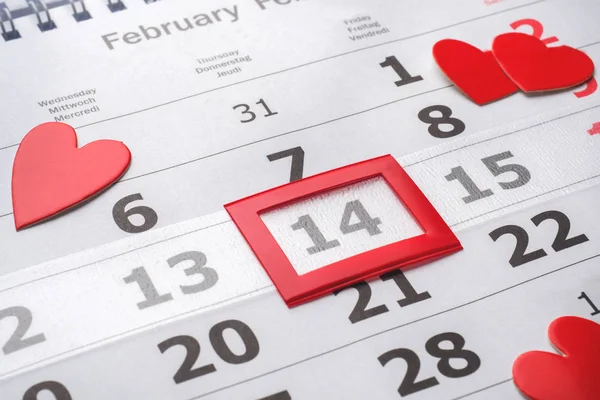 Lutego Kalendarz Koncepcja Walentynki Czerwone Serca Słowo Miłość Filiżankę Kawy — Zdjęcie stockowe