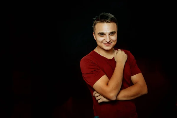 Retrato Joven Sobre Fondo Oscuro — Foto de Stock