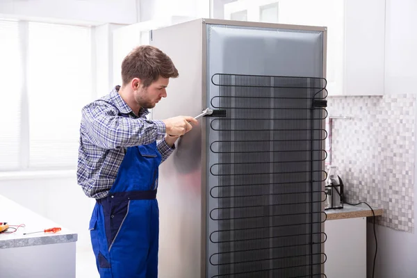 Serviceman Overall Working Fridge Wrench Kitchen — Stock Photo, Image