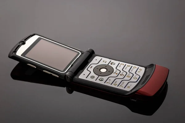 Staré Opotřebované Staromódní Mobilní Telefon Šedém Pozadí — Stock fotografie