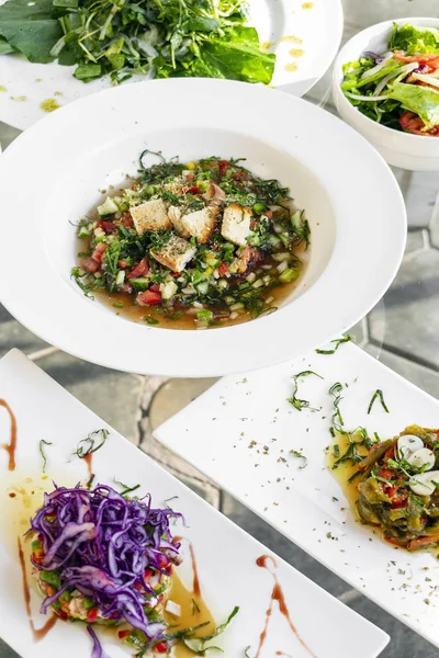 Selección Tapas Tradicionales Portuguesas Mixtas Ensaladas Mesa Del Restaurante Lisbon —  Fotos de Stock