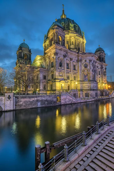 Cattedrale Berlino Con Fiume Sprea Crepuscolo — Foto Stock