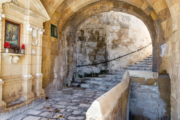 Régi Középkori Kőfolyosó Történelmi Senglea Málta — Stock Fotó