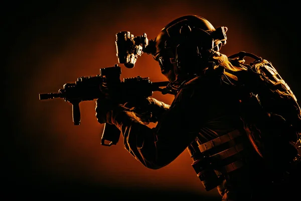 Soldat Special Operations Commando Fighter Full Taktisk Ammunition Hjälm Med — Stockfoto