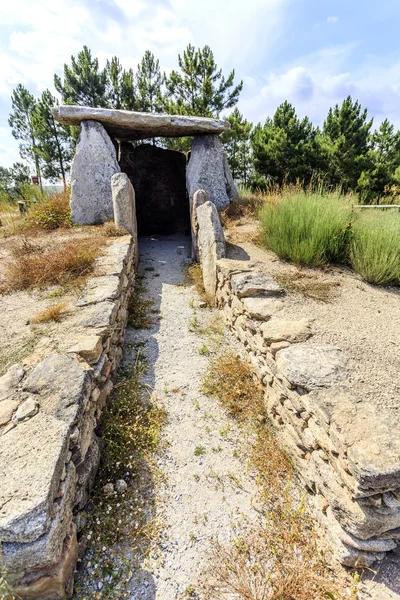 View Dolmen Cortico Showing Polygonal Chamber Undifferentiated Corridor Fornos Algodres — Stockfoto