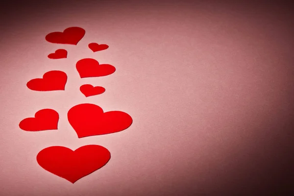 Красные Декоративные Сердца Розовом Фоне Копировальным Пространством Открытка День Святого — стоковое фото