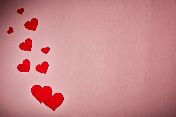 Красные Декоративные Сердца Розовом Фоне Копировальным Пространством Вид Сверху Открытка — стоковое фото