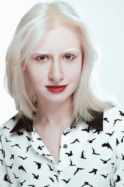 Portret Dziewczyny Blondynka Albino Studio — Zdjęcie stockowe