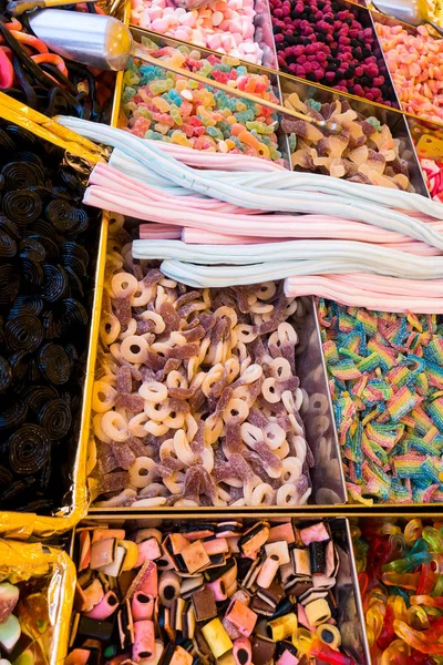 Karamellsötsaker Och Bonbons Detaljhandel Insamling Färgglada Godis Marknaden — Stockfoto