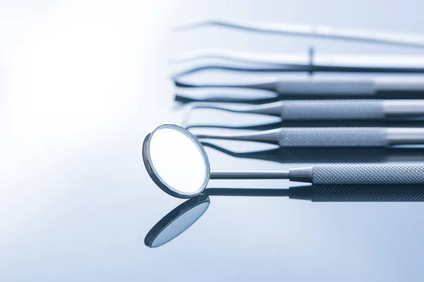 Dental Instruments Dentists Tools Mirror Background — Stock Photo, Image