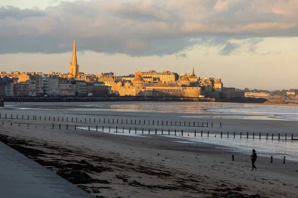 Morgonljuset Plage Sillon Och Muromgärdad Stad Saint Malo Frankrike Ille — Stockfoto