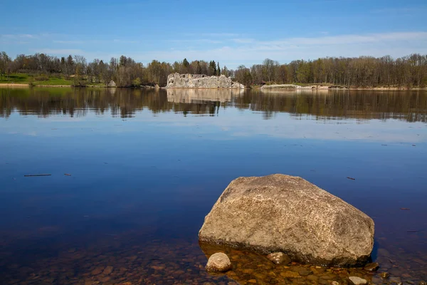 Naturligt Stort Daugava Landskap Med Naturliga Stora Stenar Och Ruiner — Stockfoto