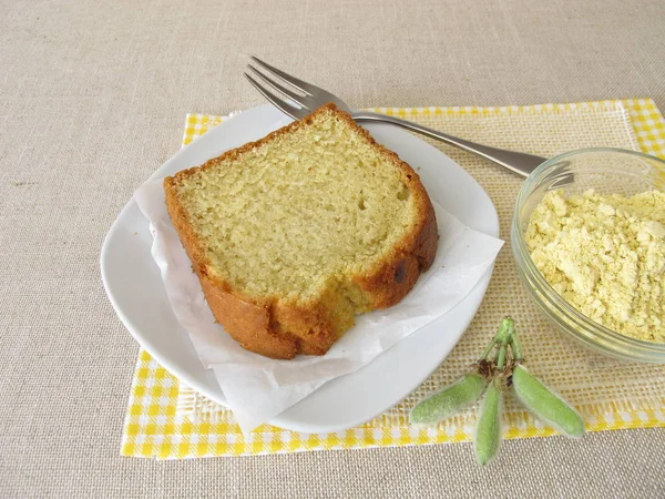 Cake with gluten-free lupin flour