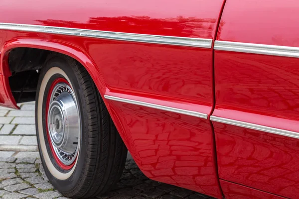 Seitenansicht Einer Amerikanischen Limousine Aus Den 1960Er Jahren — Stockfoto