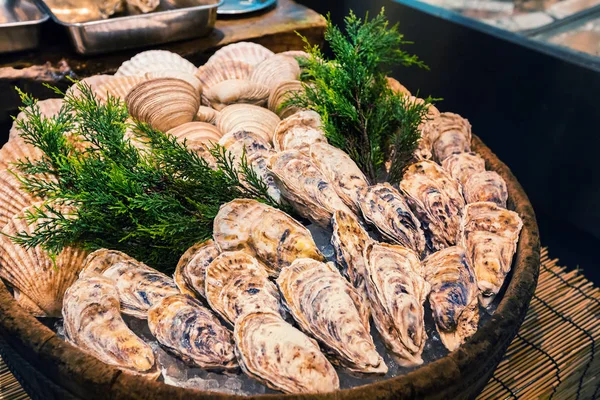 Frische Auster Auf Eis Als Streetfood Auf Dem Nishiki Markt — Stockfoto