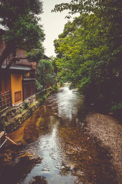 Traditionella Japanska Hus Shirakawa Floden Stadsdelen Gion Kyoto Japan — Stockfoto