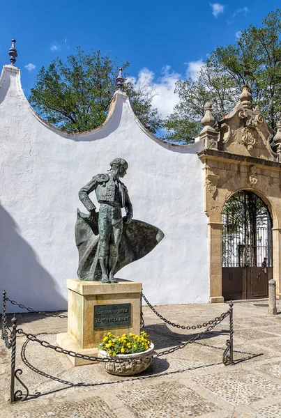 Szobra Egy Híres Torero Torreádor Történelmi Erőd Város Ronda Közel — Stock Fotó