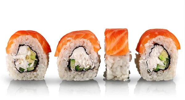 Sushi Rola Filadélfia Uma Fileira Isolada Fundo Branco — Fotografia de Stock