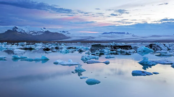 Γιόκουλσάρλον Παγετώνας Λιμνοθάλασσα Στην Ισλανδία Βράδυ Τον Πάγο Που Επιπλέουν — Φωτογραφία Αρχείου