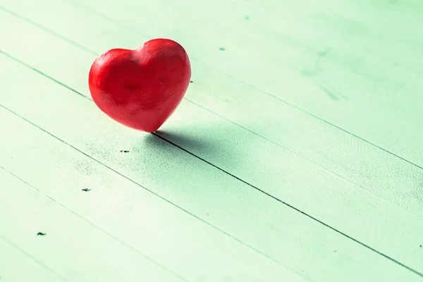 Κόκκινη Καρδιά Σχήμα Χώρος Για Μήνυμα Πέρα Από Ξύλινα Ρουστίκ — Φωτογραφία Αρχείου