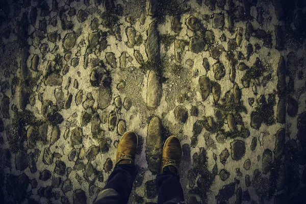 Ноги Сапогах Улице Детали Современной Обуви Холодные Зимой — стоковое фото