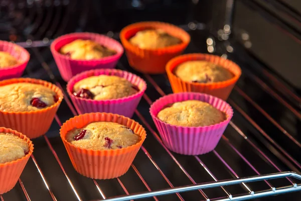 Cupcakes Cherry Muffins Oven — Stock Photo, Image