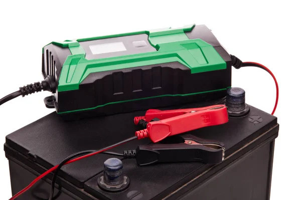 Batteria Accumulatore Auto Nera Caricabatterie Verde Isolato Uno Sfondo Bianco — Foto Stock