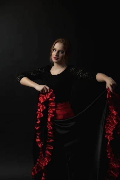 Low Key Portret Van Jonge Vrouw Flamenco Dansen Allemaal Donkere — Stockfoto