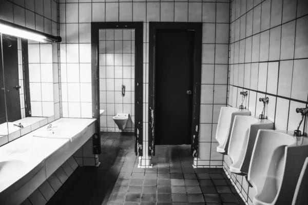 Старые Общественные Туалеты Детали Общественного Туалета Городе — стоковое фото