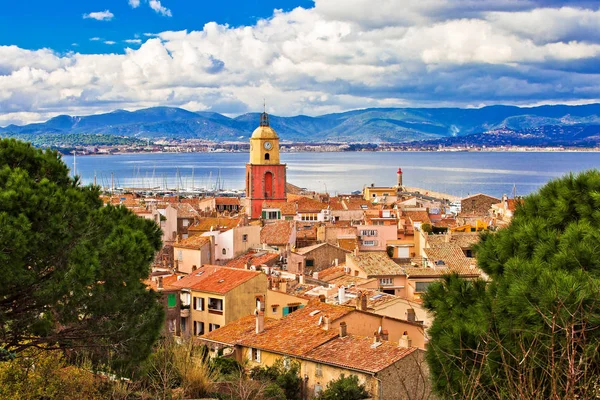 Saint Tropez Köyü Kilise Kulesi Eski Çatı Manzarası Cote Azur — Stok fotoğraf