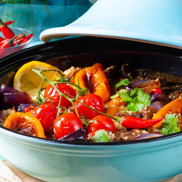 Sabrosa Carne Picante Con Varias Verduras Cocinadas Tagine — Foto de Stock