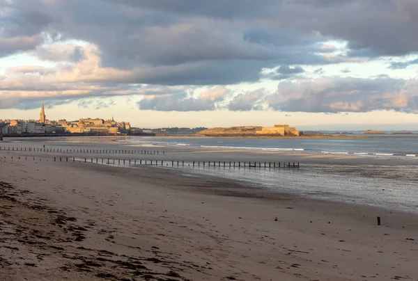 Morgonljuset Plage Sillon Och Muromgärdad Stad Saint Malo Frankrike Ille — Stockfoto