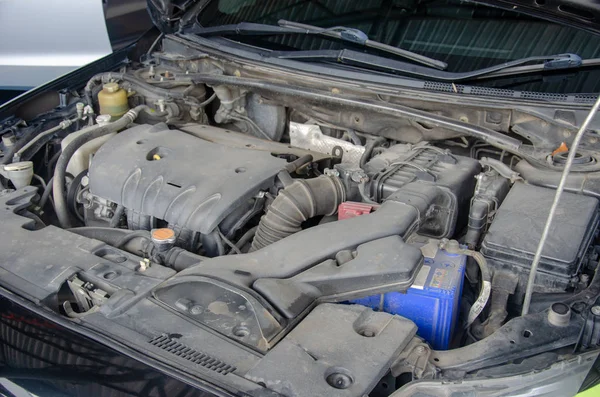 Dirty Car Engine Garage Image — Stock Photo, Image