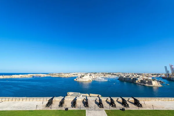 Widok Baterię Saluting Górnych Ogrodach Barrakka Valletta Malta Widokiem Grand — Zdjęcie stockowe