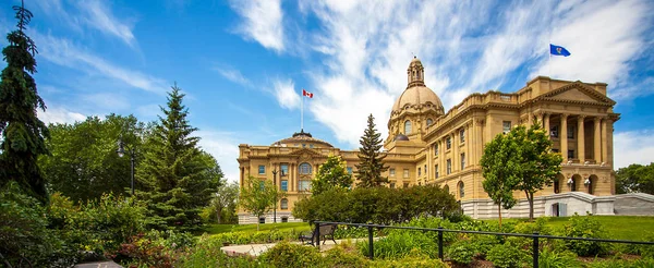 Здание Законодательного Собрания Альберты Эдмонтон Альберта Канада — стоковое фото