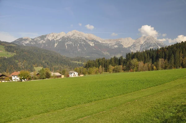 Vacker Utsikt Över Majestätiska Alperna Landskap — Stockfoto