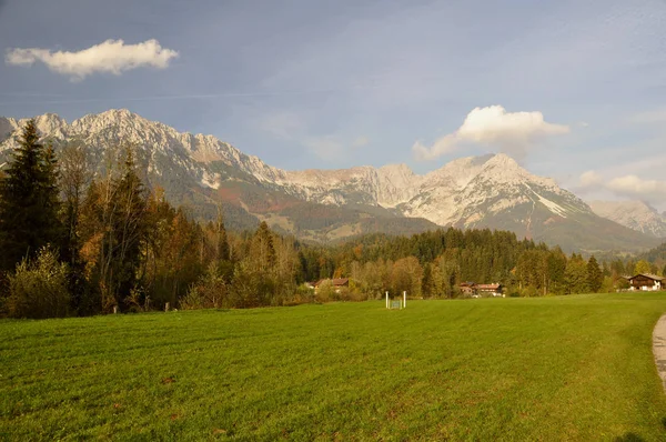 Vista Panorámica Del Majestuoso Paisaje Los Alpes —  Fotos de Stock